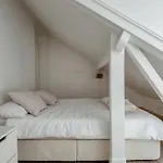 2 Bedroom Apartment With Great Transport Links To The Heart Of Lisbon