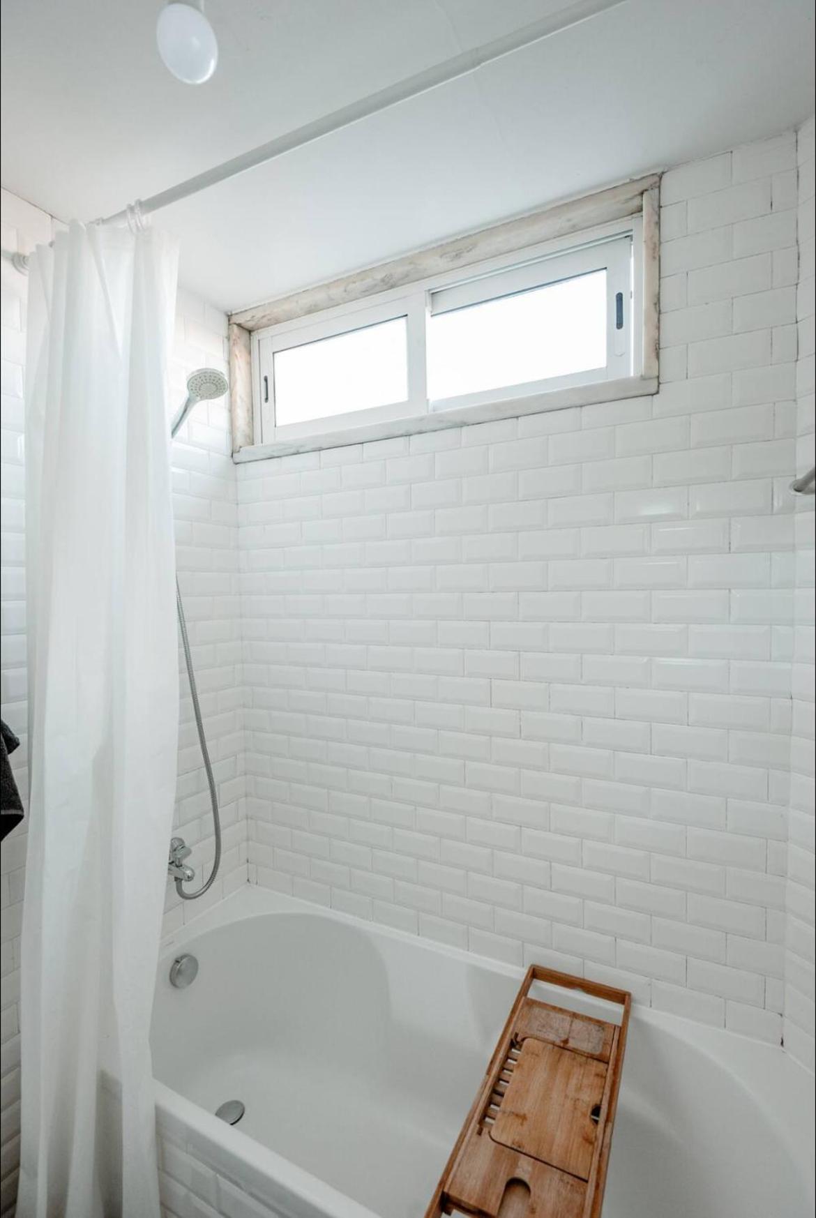 2 Bedroom With Great Transport Links To The Heart Of * Lisboa